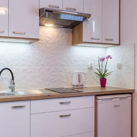 Beata Marek Pod Grapa