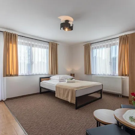 Beata Marek Pod Grapa ビャウカ